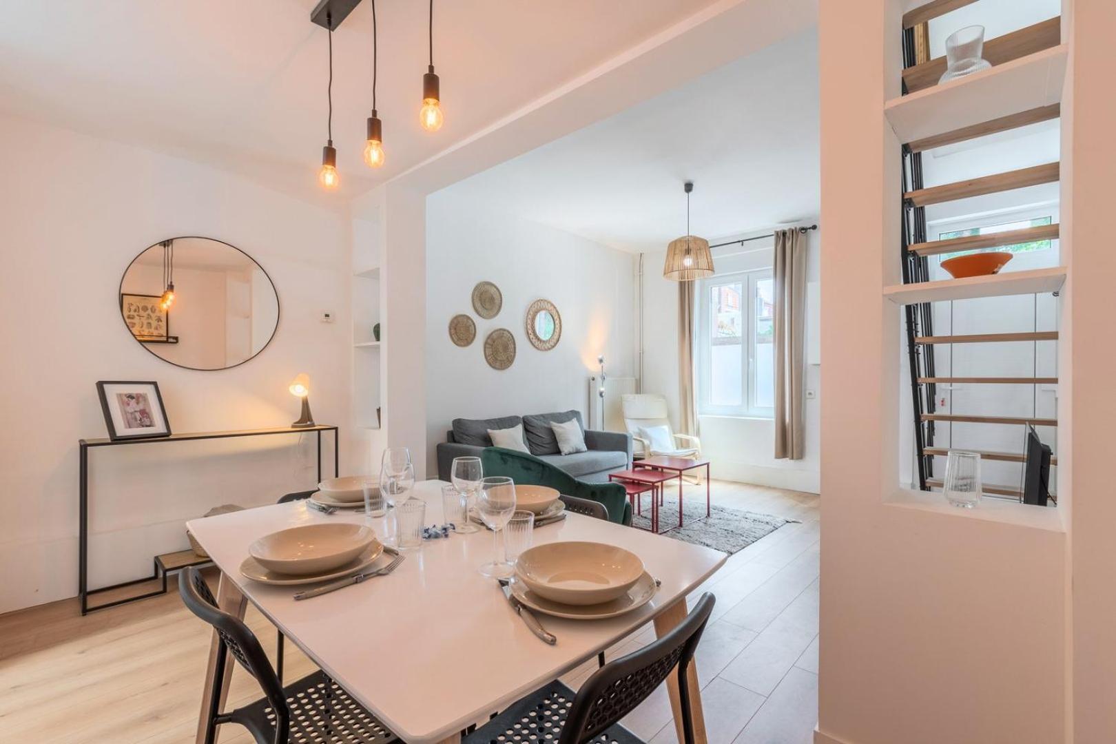 2 Bedroom House W/ Terrace, Near Train Stations & Metro Lille Exterior foto